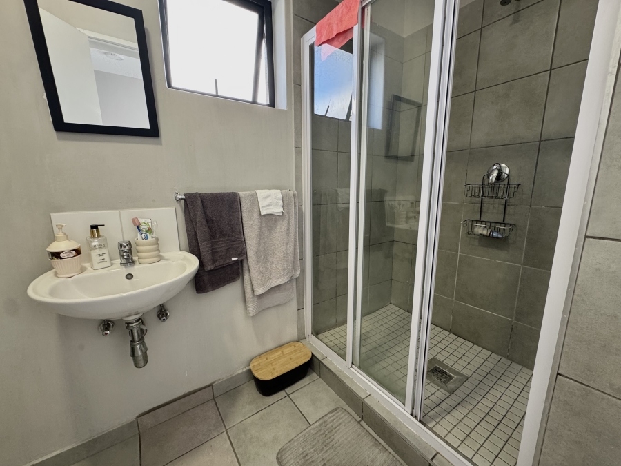 To Let 1 Bedroom Property for Rent in Parklands Western Cape